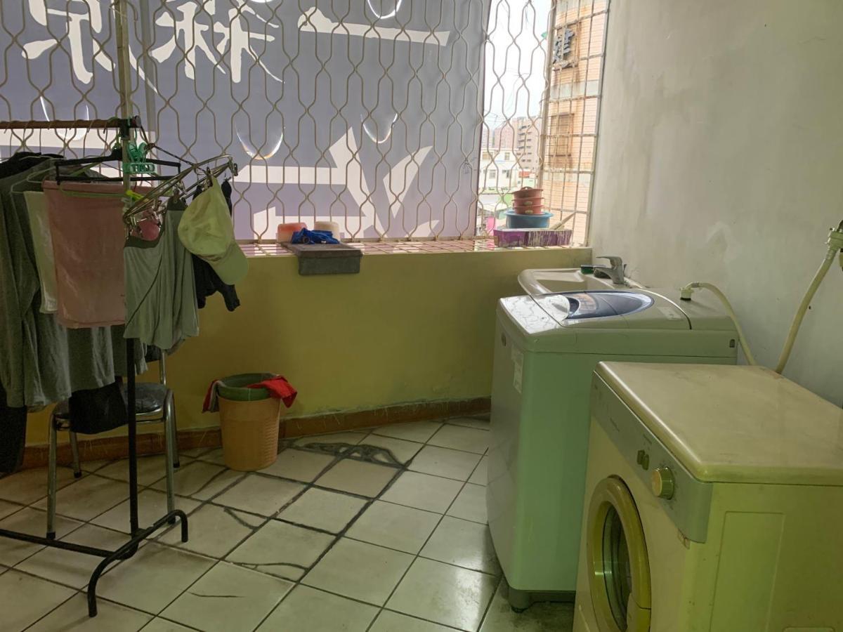 淡水老街歡樂便利民宿 Тамсуи Екстериор снимка
